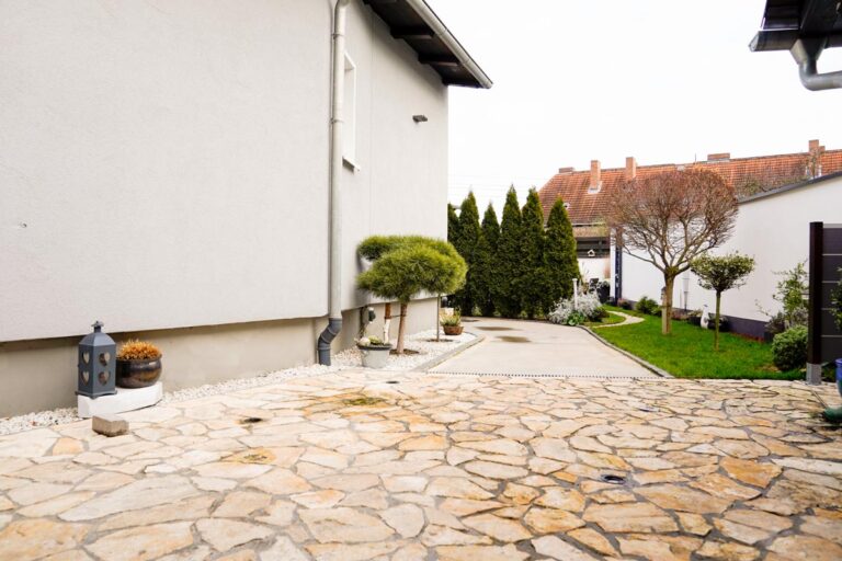 Gepflegter Außenbereich des HT Appartements Nr. 2