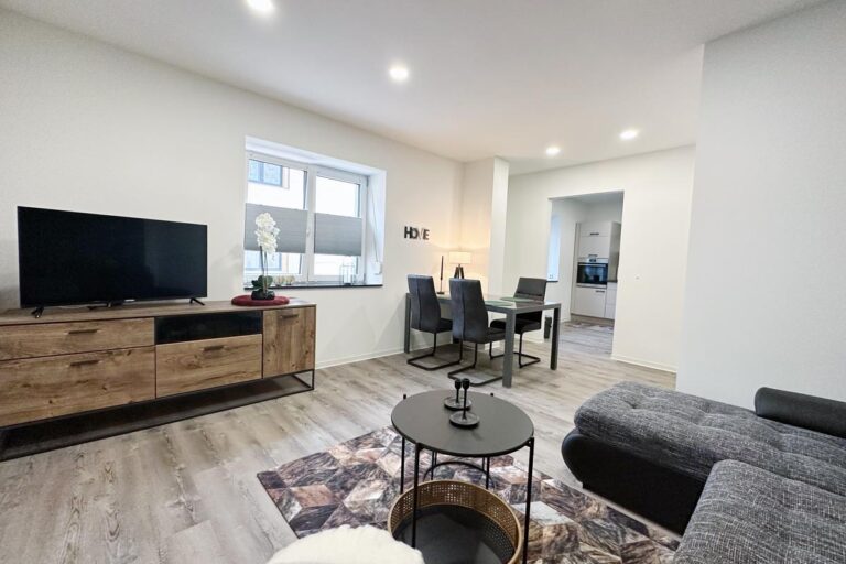 Geräumiges Wohnzimmer im HT Appartement Nr. 3